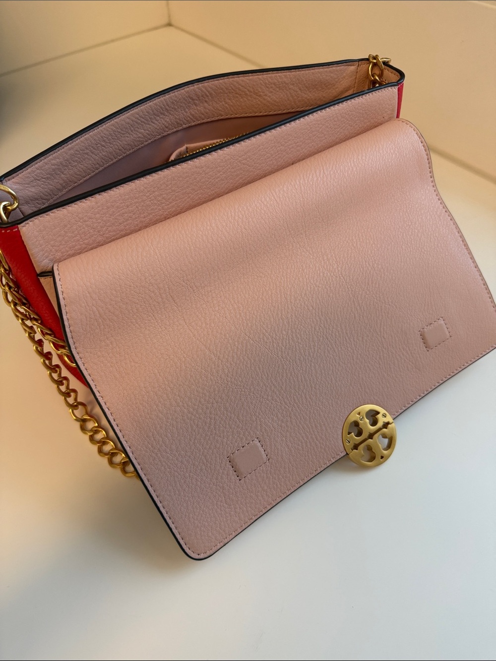 Chelsea Color-Block Tory Burch Pebbled Leather Chain Crossbody - Picture 7 of 11